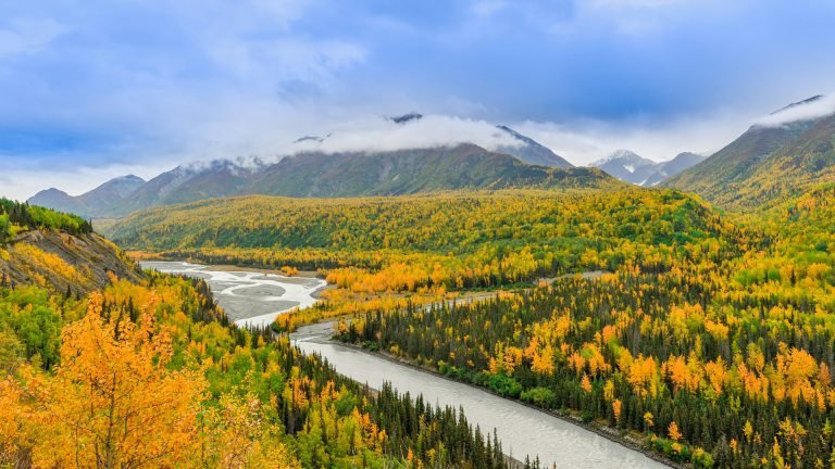 Alaska landscape — photo by Zetong Li on Unsplash