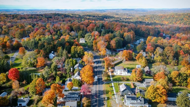 Connecticut landscape — photo by Hayrullah Gozcu on Unsplash